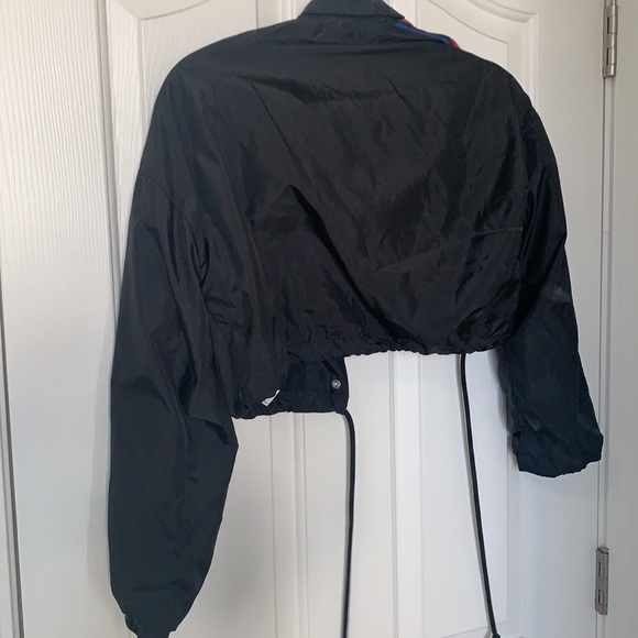 HP 🎉 Cropped Black windbreaker jacket - Picture 7 of 7